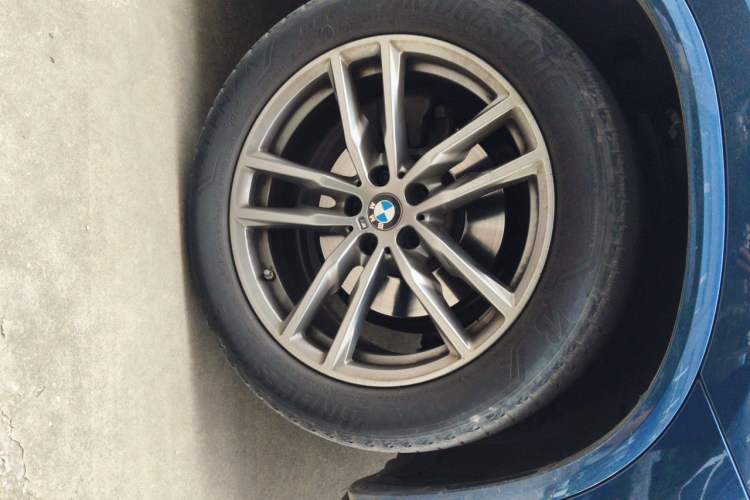 Used BMW X3 2020 xDrive25i M Sport Package Right Front Wheel Hub