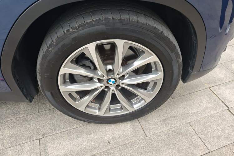 Used BMW X3 2020 xDrive25i Luxury Package Right Front Wheel Hub