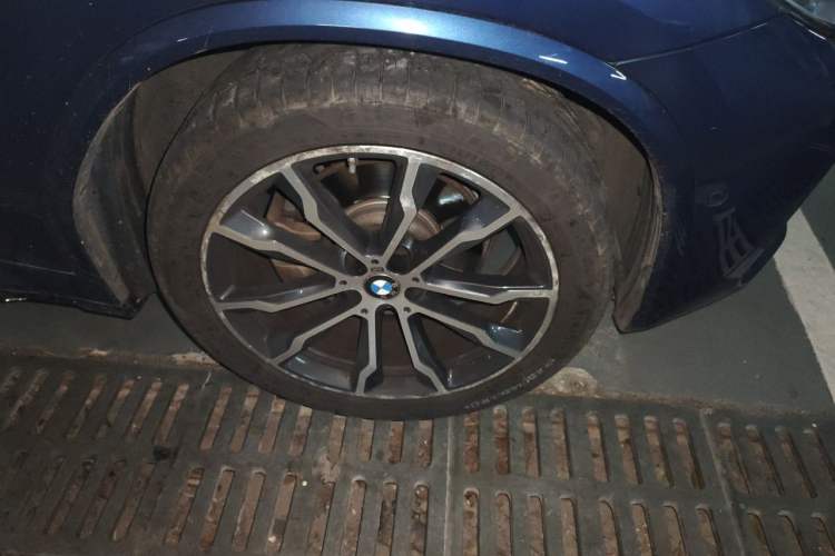 Used BMW X3 2020 xDrive30i Luxury Model with M Sport Package Right Front Wheel Hub