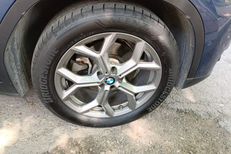 Used BMW X3 2020 xDrive28i Luxury Package Right Front Wheel Hub