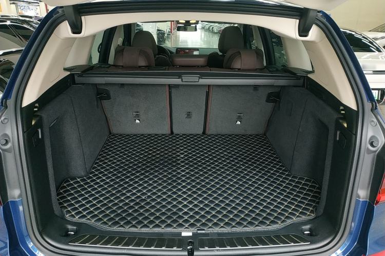 Used BMW X3 2020 xDrive28i Luxury Package Trunk