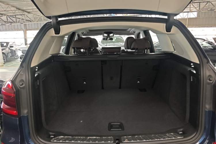 Used BMW X3 2020 xDrive28i Luxury Package Trunk