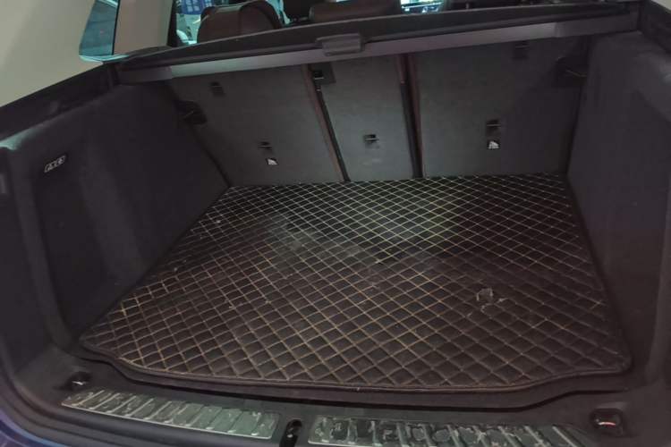 Used BMW X3 2020 xDrive25i Luxury Package Trunk