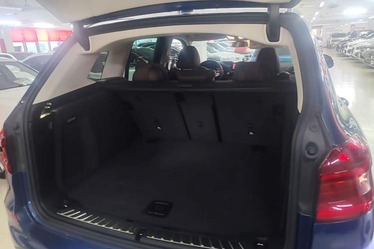 Used BMW X3 2020 xDrive28i Luxury Package Trunk