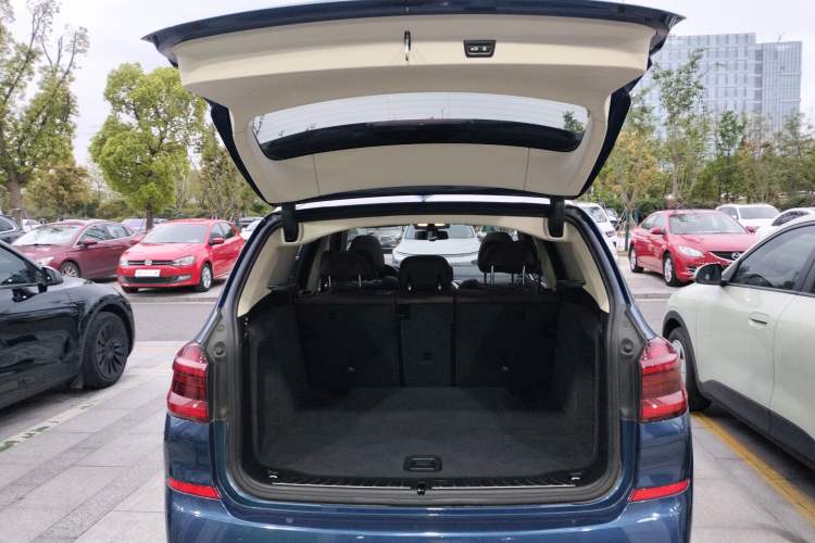 Used BMW X3 2020 xDrive30i Luxury Model with M Sport Package Trunk