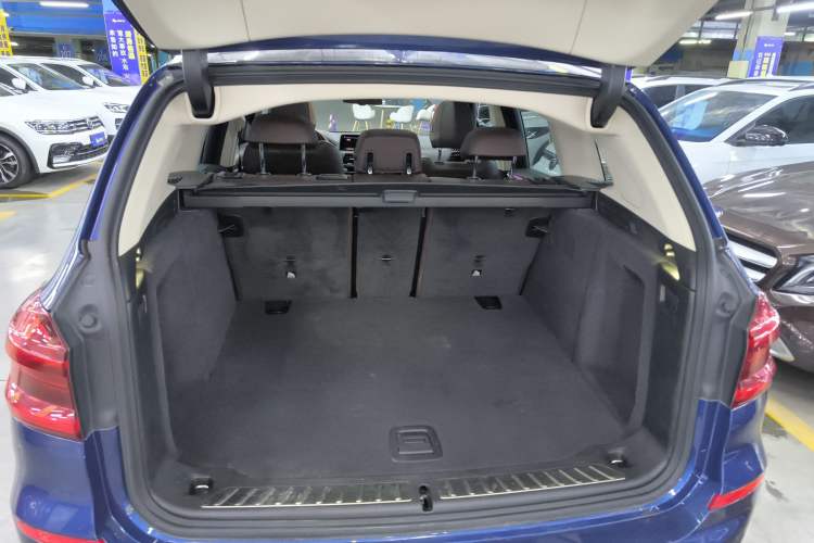 Used BMW X3 2020 xDrive28i Luxury Package Trunk
