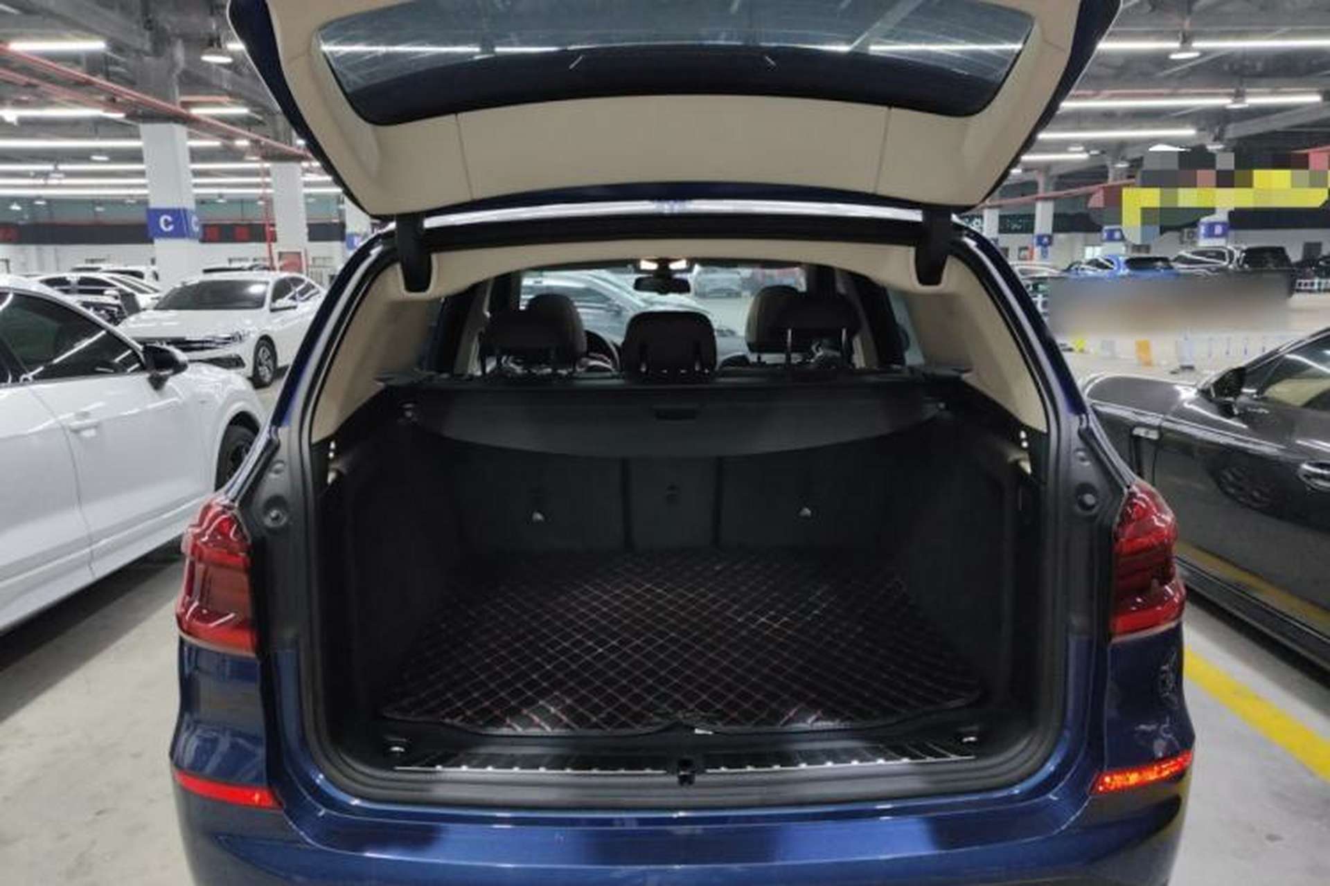 Used BMW X3 2020 xDrive28i Luxury Package Trunk
