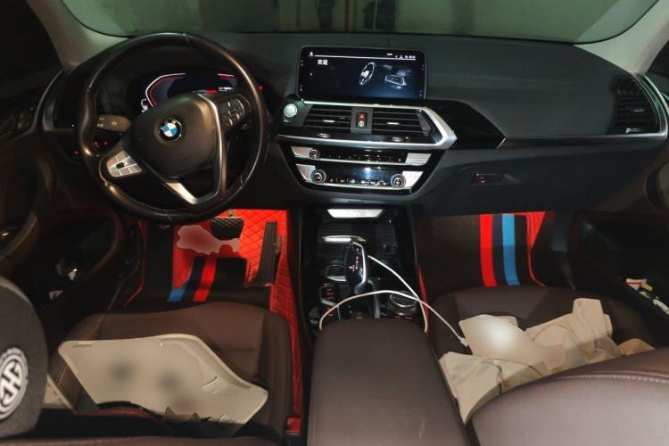 Used BMW X3 2020 xDrive25i Luxury Package Center Console