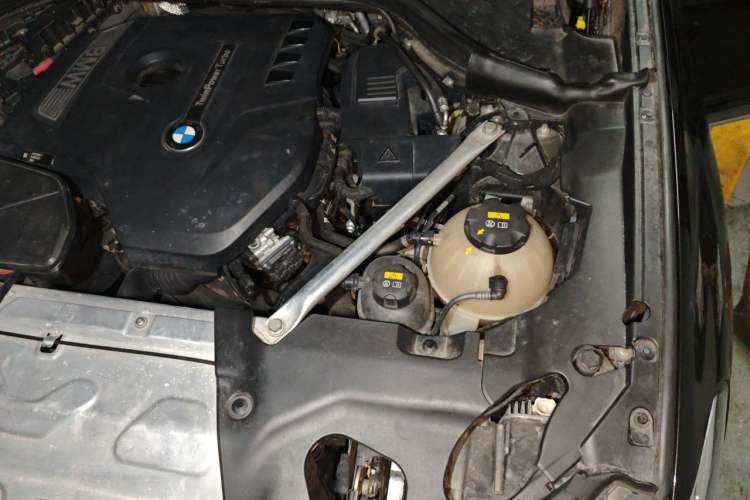Used BMW X3 2020 xDrive25i Luxury Package Engine Bay Left