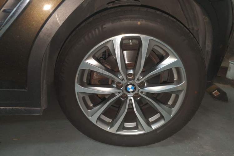 Used BMW X3 2020 xDrive25i Luxury Package Right Front Wheel Hub