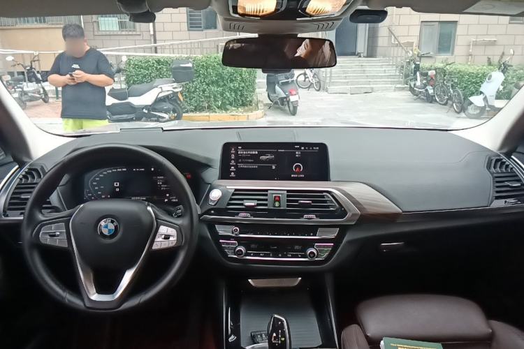 Used BMW X3 2020 xDrive28i Luxury Package Center Console