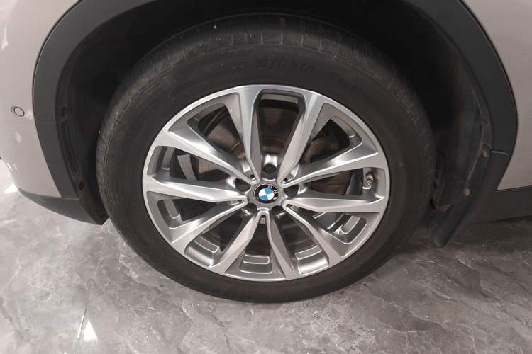 Used BMW X3 2020 xDrive25i Luxury Package Left Front Wheel Hub