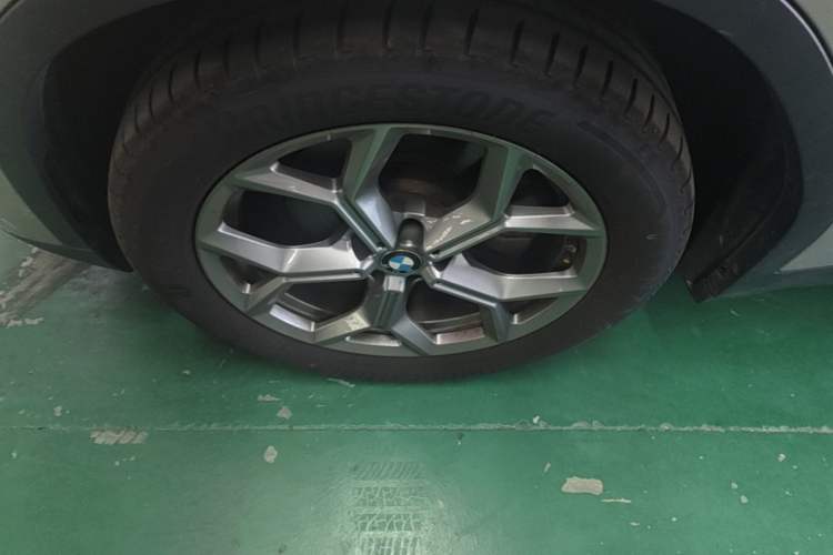 Used BMW X3 2020 xDrive28i Luxury Package Left Front Wheel Hub