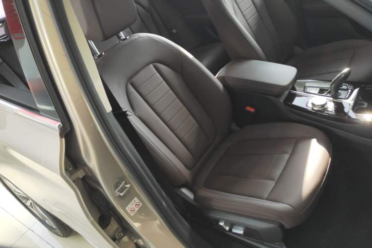 Used BMW X3 2020 xDrive25i Luxury Package Right Front Seat