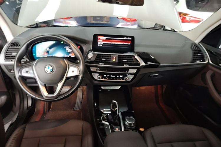 Used BMW X3 2020 xDrive25i Luxury Package Center Console