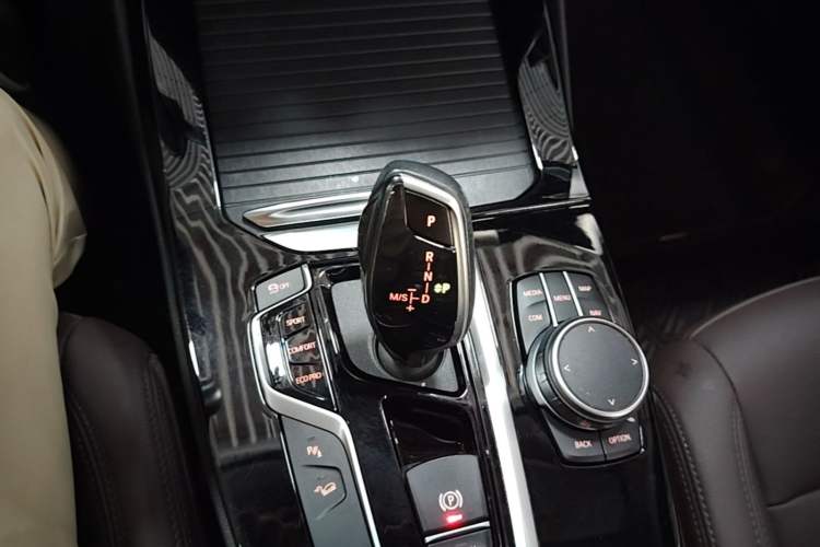 Used BMW X3 2020 xDrive25i Luxury Package Gear Lever