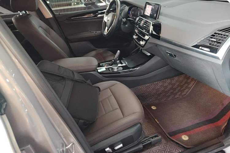 Used BMW X3 2020 xDrive25i Luxury Package Right Front Seat