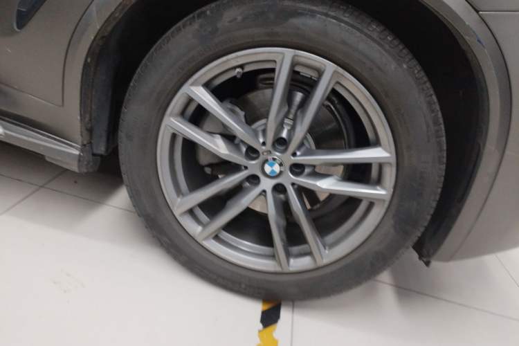 Used BMW X3 2020 xDrive28i M Sport Package Right Front Wheel Hub