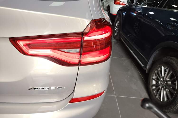 Used BMW X3 2020 xDrive25i Luxury Package Right Rear Taillight