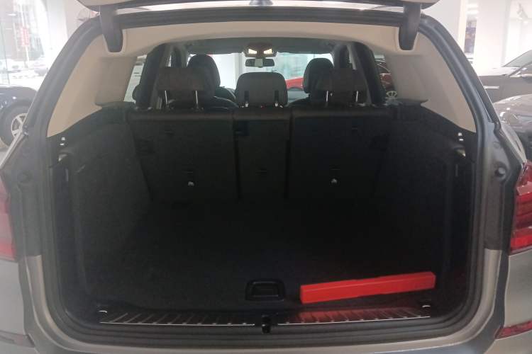 Used BMW X3 2020 xDrive25i Luxury Package Trunk
