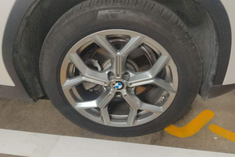 Used BMW X3 2020 xDrive28i Luxury Package Right Front Wheel Hub