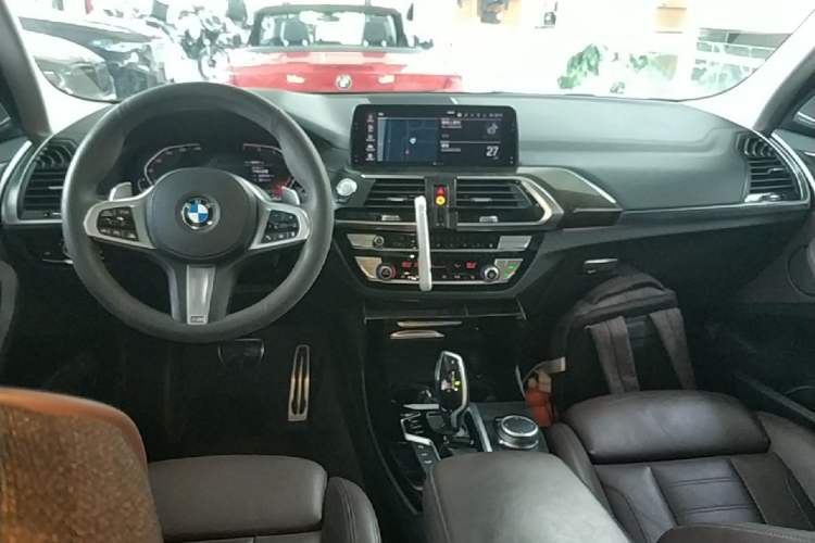 Used BMW X3 2020 xDrive30i Luxury Model with M Sport Package Center Console