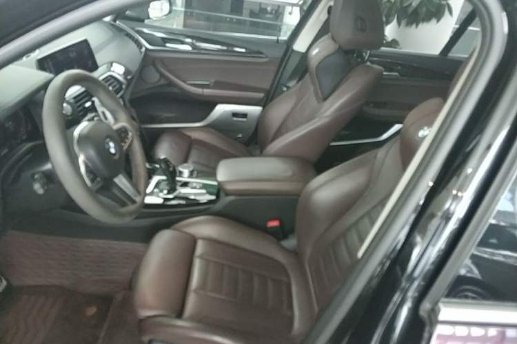 Used BMW X3 2020 xDrive30i Luxury Model with M Sport Package Left Front Seat