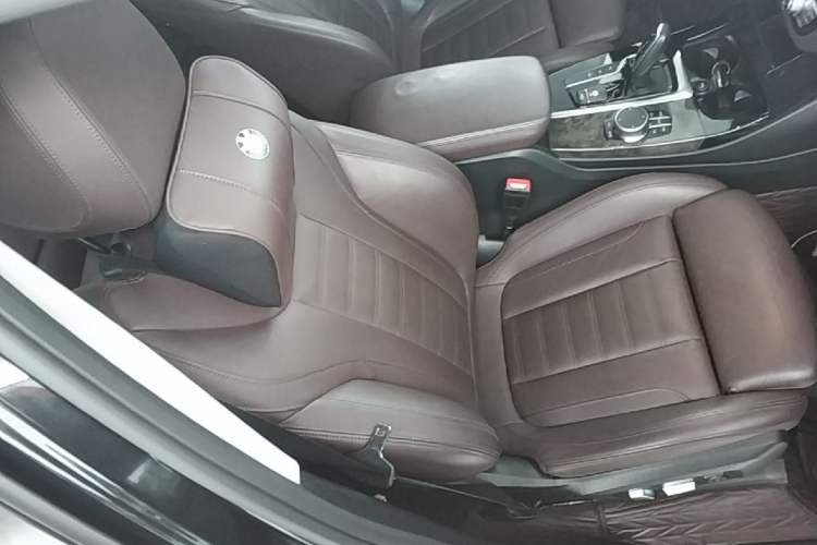 Used BMW X3 2020 xDrive30i Luxury Model with M Sport Package Right Front Seat