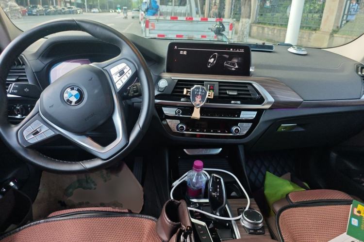 Used BMW X3 2020 xDrive28i Luxury Package Center Console