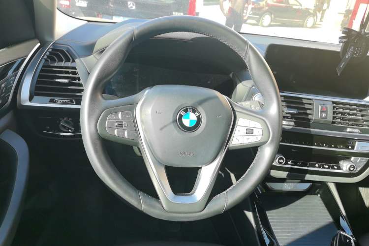 Used BMW X3 2020 xDrive25i Luxury Package Steering Wheel