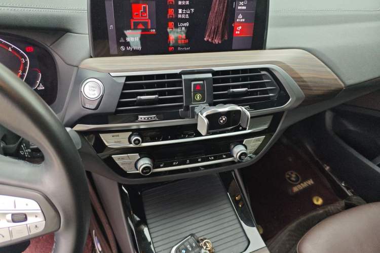 Used BMW X3 2020 xDrive28i Luxury Package Audio And AC Panel
