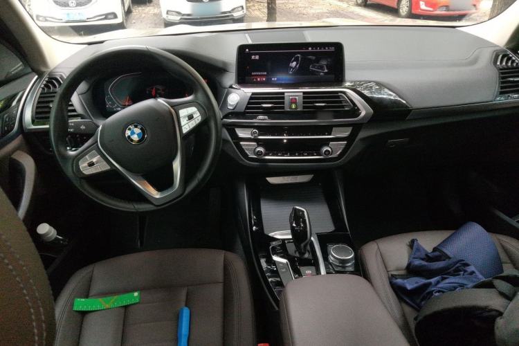 Used BMW X3 2020 xDrive25i Luxury Package Center Console
