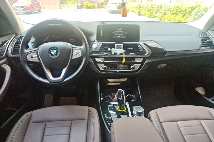 Used BMW X3 2020 xDrive25i Luxury Package Center Console