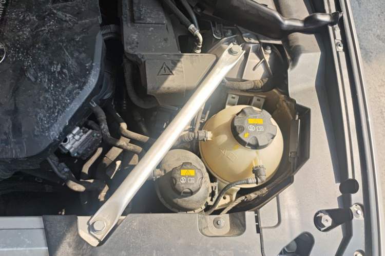 Used BMW X3 2020 xDrive25i Luxury Package Engine Bay Left