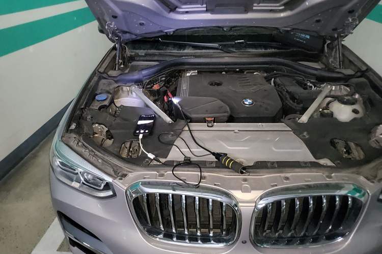 Used BMW X3 2020 xDrive28i Luxury Package Engine Bay Right