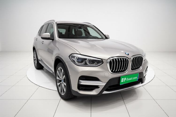 Used BMW X3 2020 xDrive25i Luxury Package Front Right 45 Deg