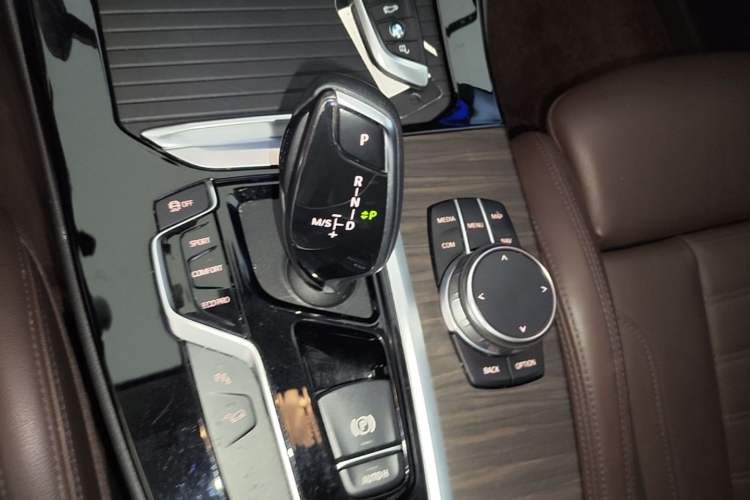 Used BMW X3 2020 xDrive28i Luxury Package Gear Lever