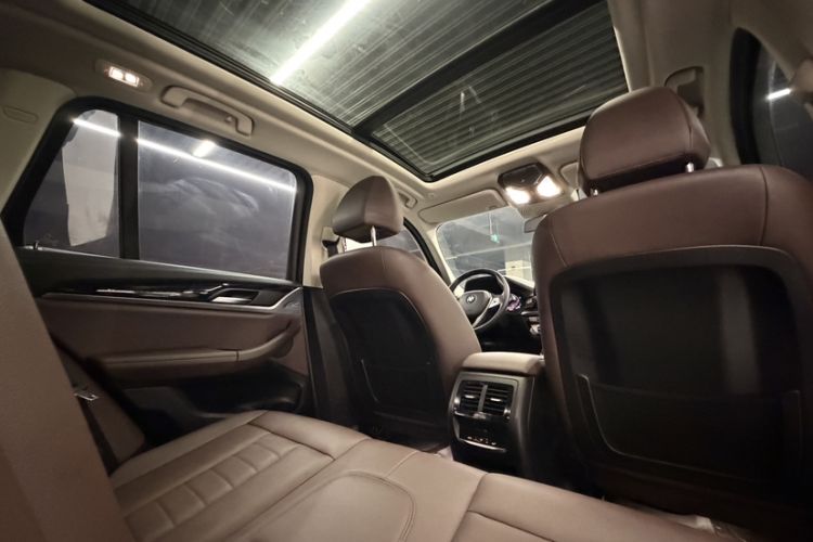 Used BMW X3 2020 xDrive25i Luxury Package Interior 14