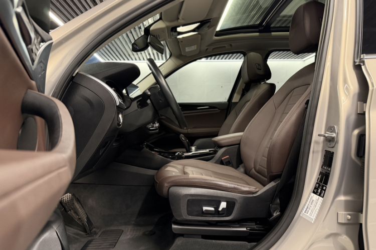 Used BMW X3 2020 xDrive25i Luxury Package Interior 15