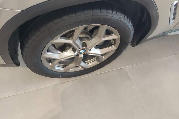 Used BMW X3 2020 xDrive28i Luxury Package Left Front Wheel Hub
