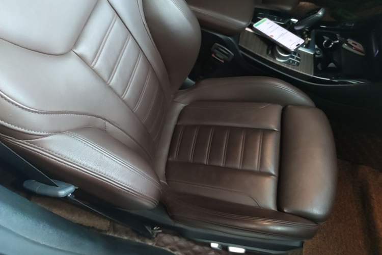 Used BMW X3 2020 xDrive28i Luxury Package Right Front Seat