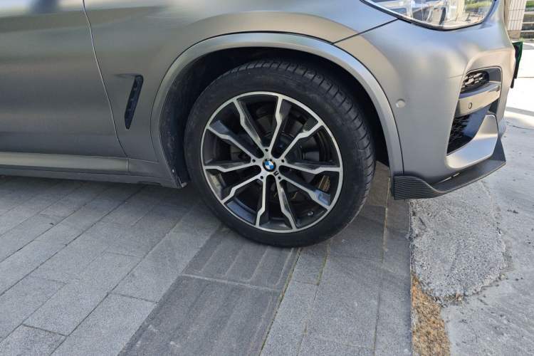 Used BMW X3 2020 xDrive30i Luxury Model with M Sport Package Right Front Wheel Hub