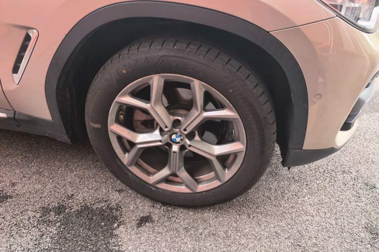 Used BMW X3 2020 xDrive28i Luxury Package Right Front Wheel Hub