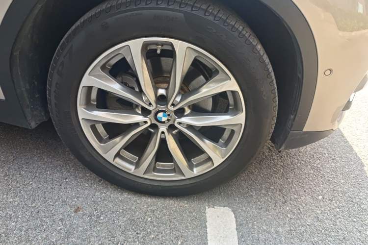 Used BMW X3 2020 xDrive25i Luxury Package Right Front Wheel Hub