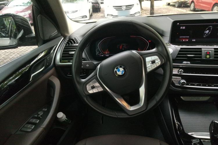 Used BMW X3 2020 xDrive25i Luxury Package Steering Wheel