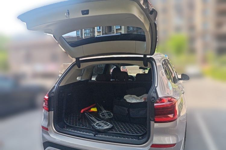 Used BMW X3 2020 xDrive25i Luxury Package Trunk