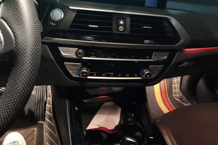 Used BMW X3 2020 xDrive28i Luxury Package Audio And AC Panel