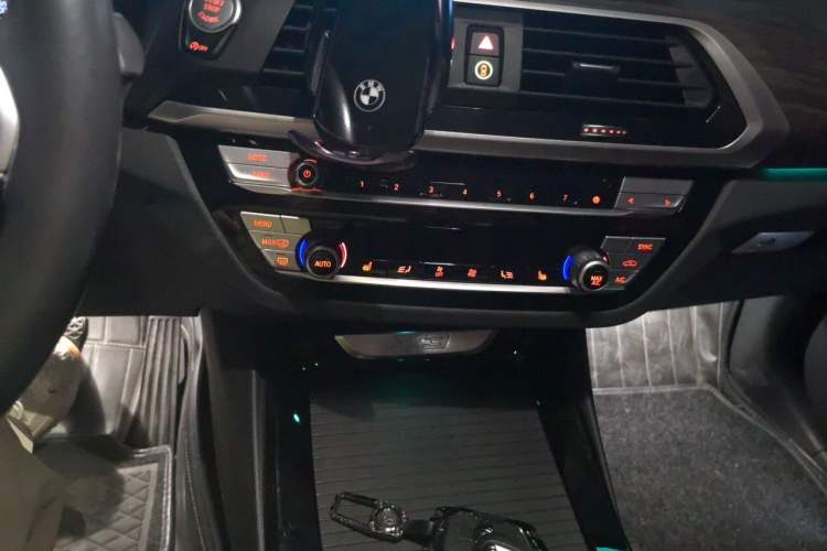 Used BMW X3 2020 xDrive28i M Sport Package Audio And AC Panel