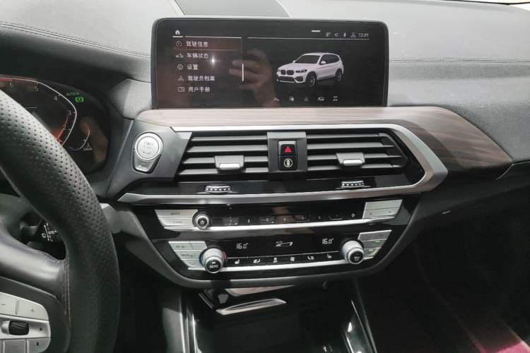Used BMW X3 2020 xDrive28i Luxury Package Audio And AC Panel
