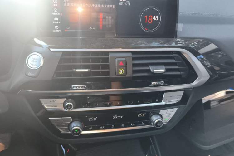 Used BMW X3 2020 xDrive30i Luxury Model with M Sport Package Audio And AC Panel